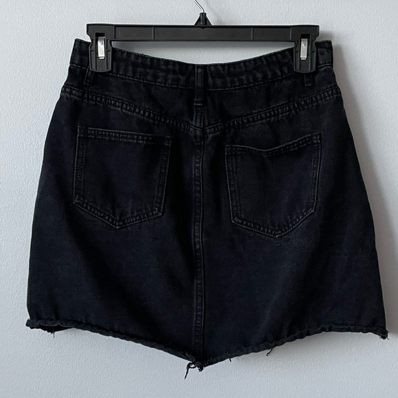 Missguided Distressed Black Denim Mini Skirt Size 6 - Picture 3 of 15